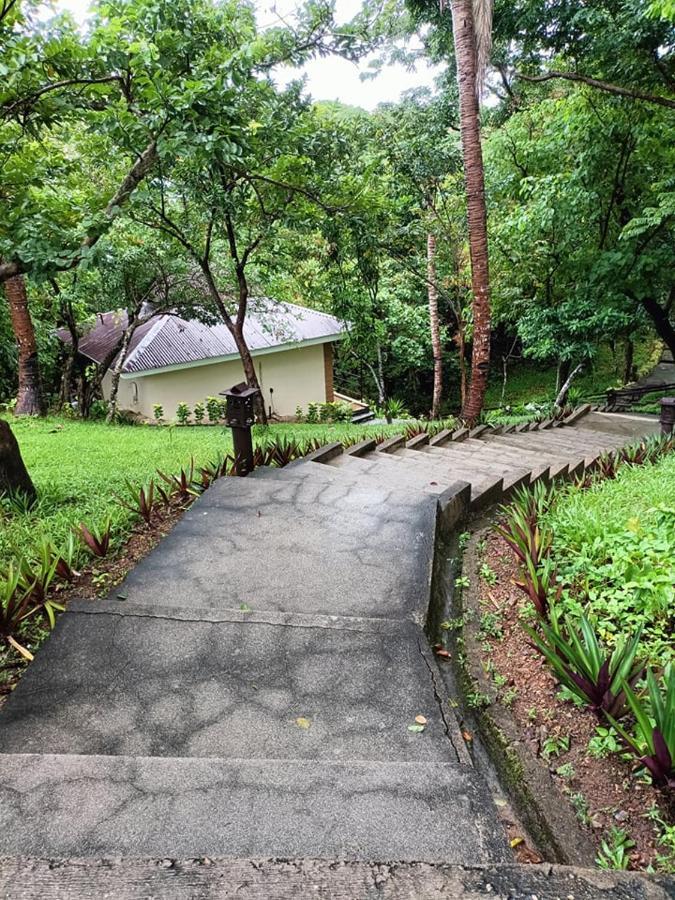Tugawe Cove Resort Colongcocon Exterior foto